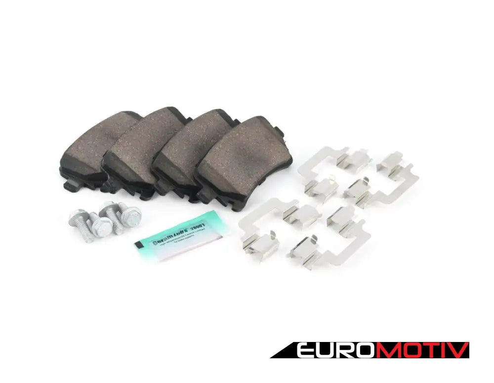 Rear Premium Ceramic Brake Pad Set