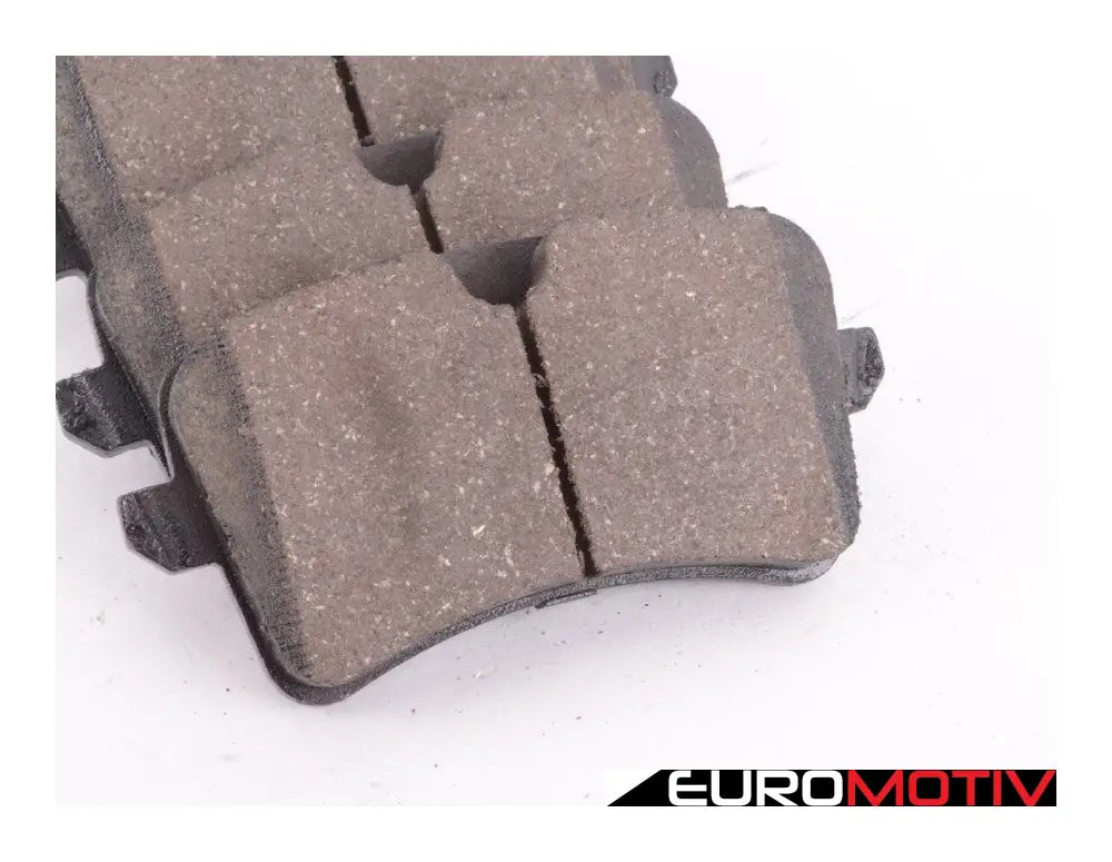 Rear Premium Ceramic Brake Pad Set