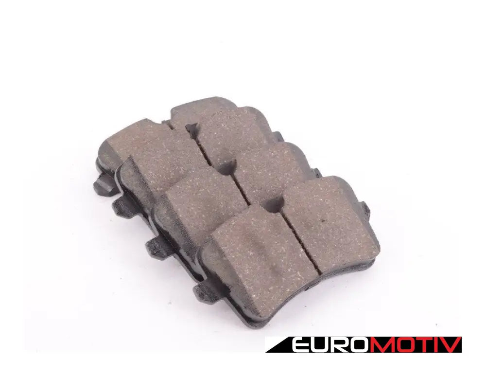 Rear Premium Ceramic Brake Pad Set