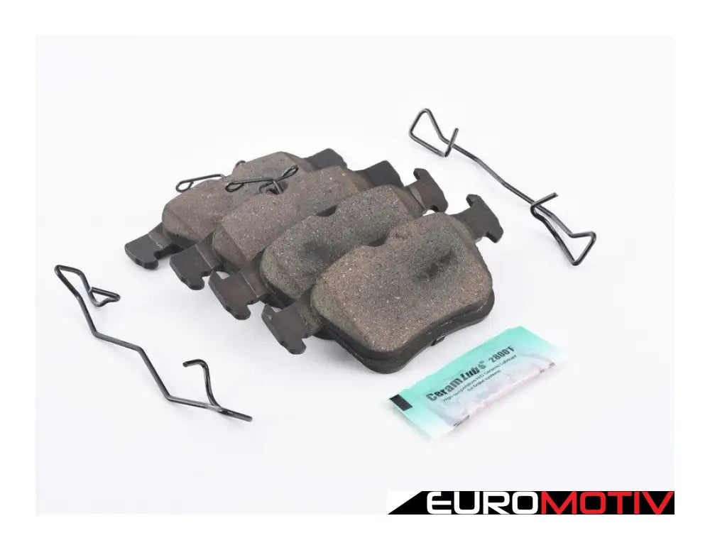 Rear Premium Ceramic Brake Pad Set