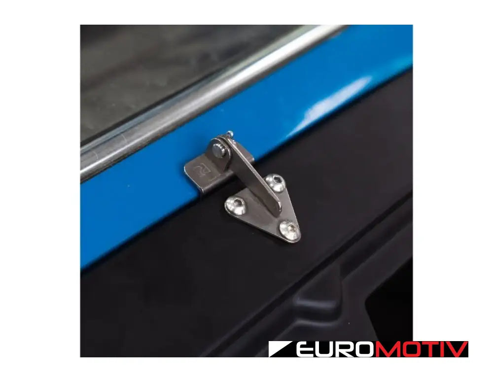 Rennline 911R Decklid Hinge