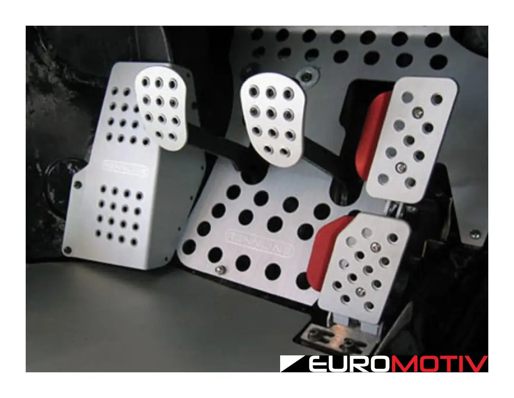 Rennline (Rev2) - 4Pc Pedal Set Perforated Silver Pedals / Red Extensions