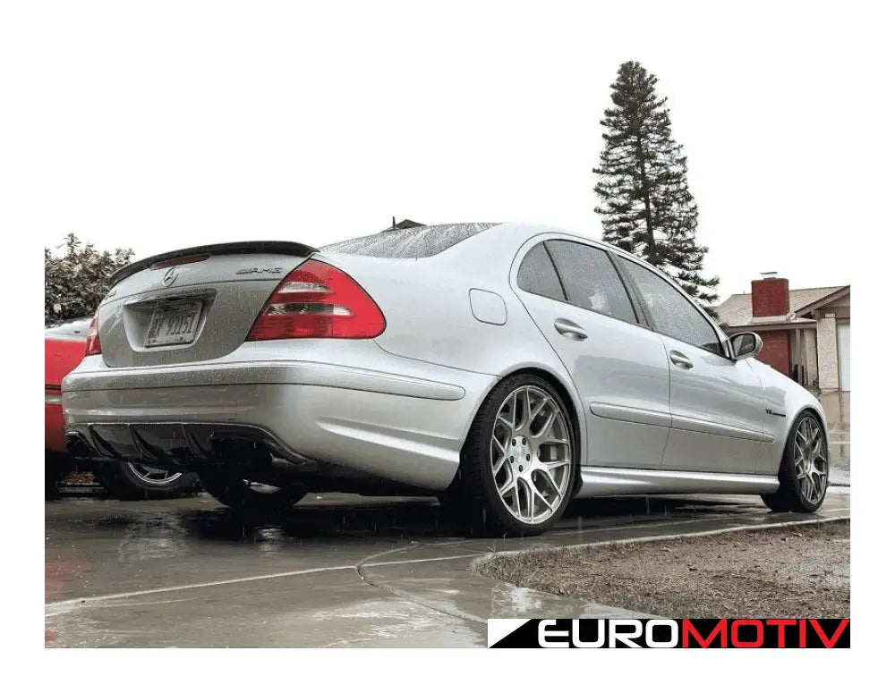 W211 3 Fin Carbon Fiber Rear Bumper Diffuser